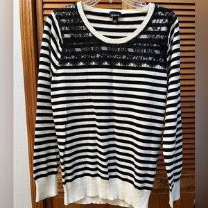 Torrid 1 Womens Black Ivory Stripe Lace Shoulder Sweater EUC 14/16